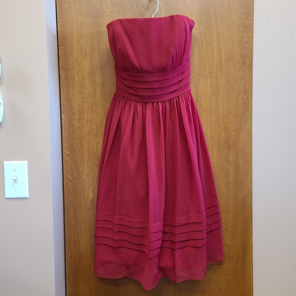 David's Bridal pleated Crinkle Chiffon dress. Size 10. Style 83362. - Picture 8 of 8